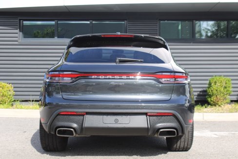 Certified 2024 Porsche Macan image 6