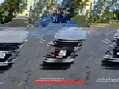 Used 2019 Dodge Charger SXT image 2