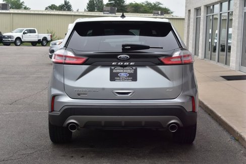 Used 2022 Ford Edge Titanium w/ Equipment Group 301A image 5