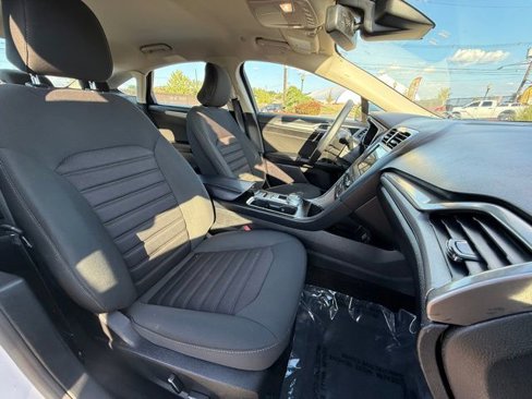 Used 2019 Ford Fusion SE image 31