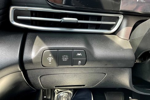 Used 2023 Hyundai Elantra Limited image 35