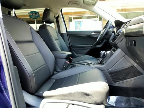 Used 2021 Volkswagen Tiguan SE R-Line image 31