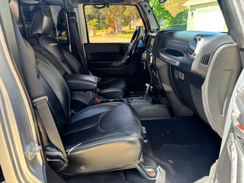 Used 2013 Jeep Wrangler Unlimited Sahara w/ Dual Top Group image 19