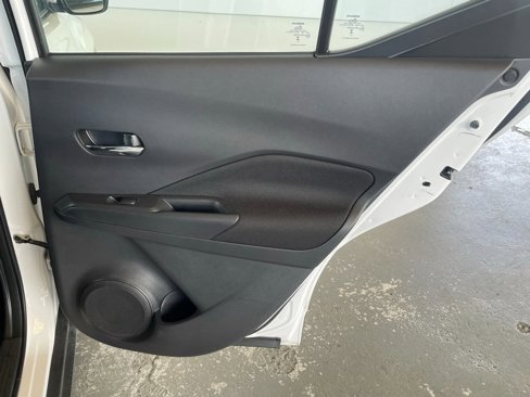 Used 2024 Nissan Kicks SV image 10