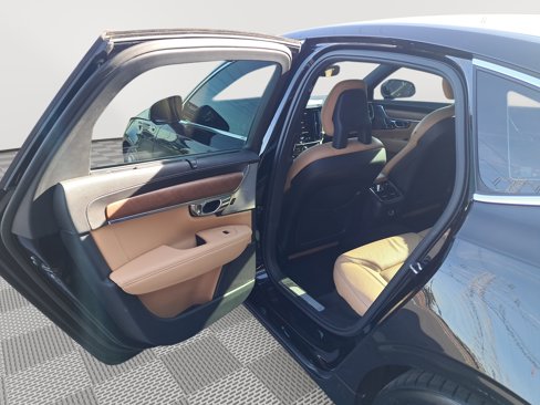 Used 2017 Volvo S90 T6 Inscription w/ Vision Package image 13
