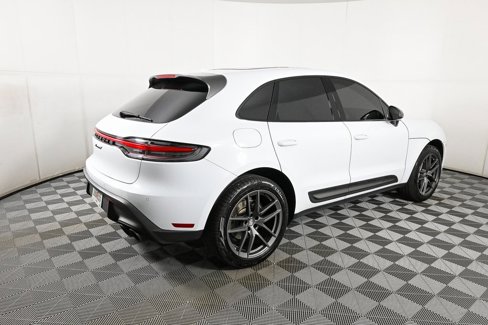 Used 2024 Porsche Macan Turbo image 30