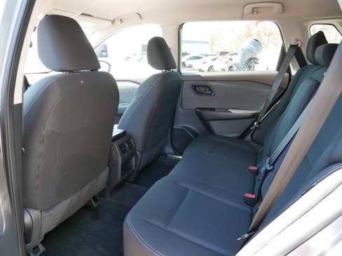 Used 2023 Nissan Rogue S image 33