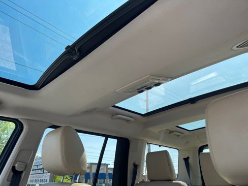 Used 2013 Land Rover LR4 HSE image 33