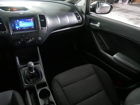 Used 2017 Kia Forte LX image 11