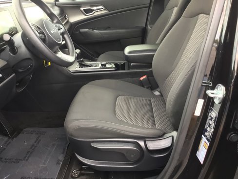 Used 2023 Kia Sportage LX image 11