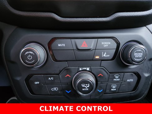 Used 2022 Jeep Renegade Latitude w/ Sun/Sound Group image 9