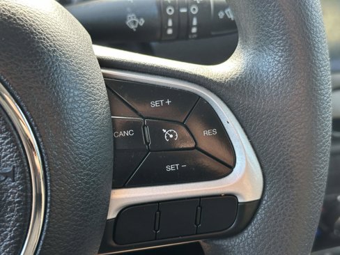 Used 2021 Jeep Renegade Sport image 14