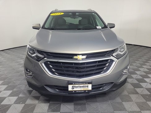 Used 2018 Chevrolet Equinox LT w/ Sun & Infotainment Package image 2