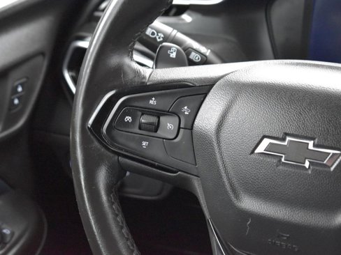 Used 2022 Chevrolet Bolt EUV LT w/ Convenience Package image 18