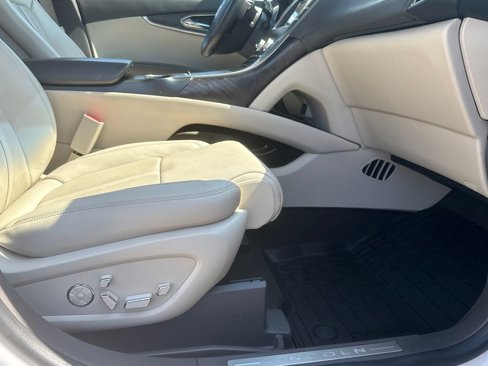 Used 2019 Lincoln Nautilus Reserve image 13