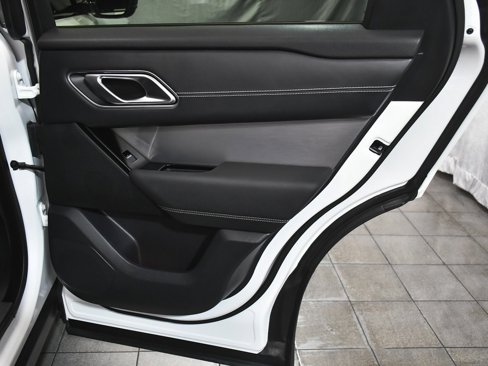 Used 2023 Land Rover Range Rover Velar R-Dynamic S image 15