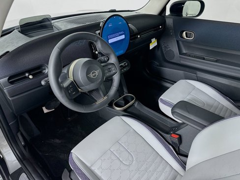 Certified 2025 MINI Cooper 2-Door Hardtop image 9