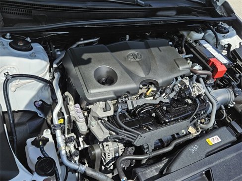 Used 2023 Toyota Camry SE image 4