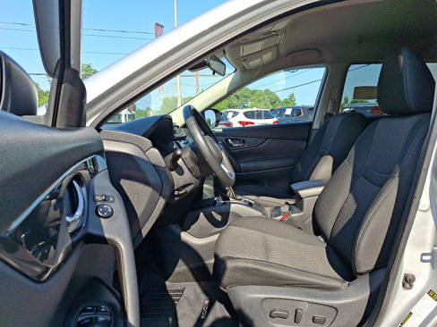 Used 2019 Nissan Rogue SV image 13