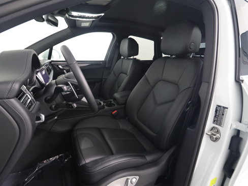 New 2024 Porsche Macan image 5