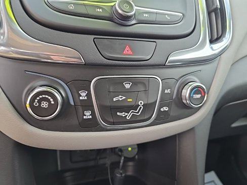 Used 2020 Chevrolet Equinox LS w/ LS Convenience Package image 14
