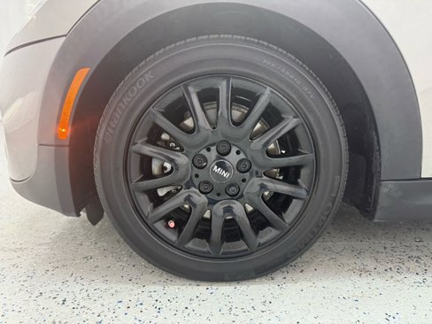 Used 2019 MINI Cooper S w/ Signature Upholstery Package image 29