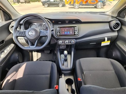 Certified 2025 Nissan Kicks Play S image 6