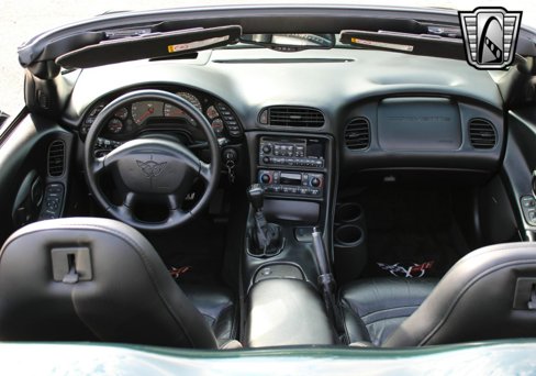 Used 2001 Chevrolet Corvette Convertible w/ Preferred Equipment Group2 image 27
