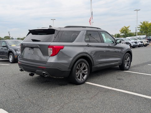 Certified 2021 Ford Explorer XLT w/ Equipment Group 202A image 3