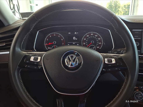 Used 2021 Volkswagen Jetta SE image 14