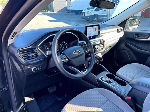 Used 2022 Ford Escape SE w/ Cold Weather Package image 14