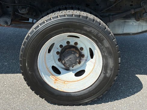Used 2007 Ford F550 2WD Regular Cab Super Duty image 20