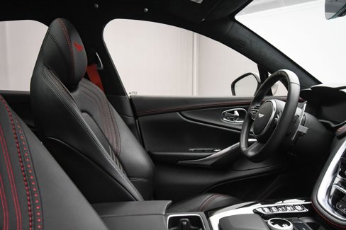 Used 2021 Aston Martin DBX image 50