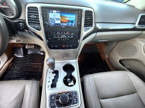 Used 2012 Jeep Grand Cherokee Laredo image 15