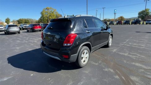 Used 2017 Chevrolet Trax LT w/ LT Convenience Package image 8