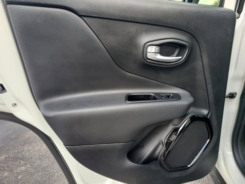 Used 2019 Jeep Renegade Altitude w/ Quick Order Package 2XM image 10