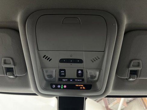 Used 2021 Chevrolet Equinox LT image 27