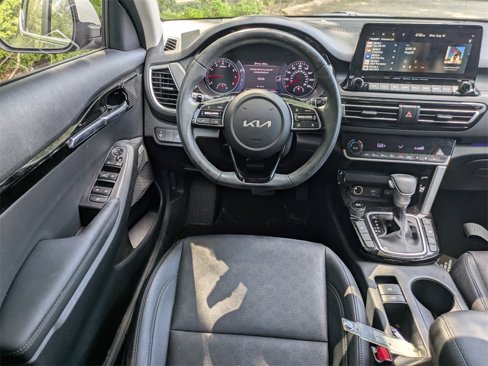 Used 2023 Kia Seltos SX image 17