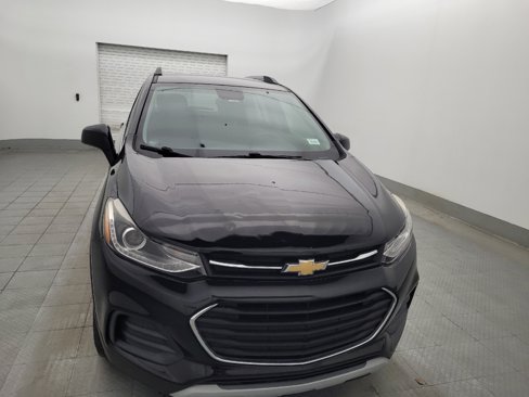 Used 2020 Chevrolet Trax LT w/ LT Convenience Package image 14