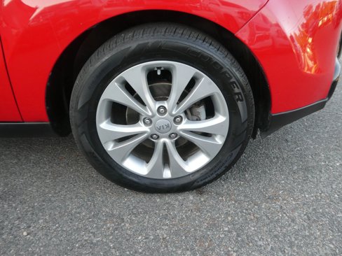 Used 2016 Kia Soul + image 29