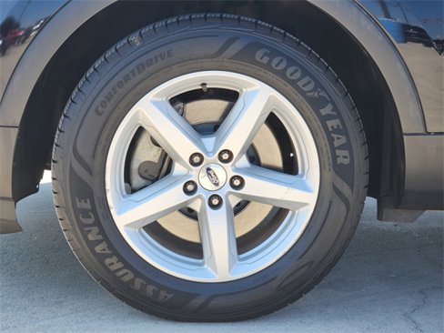 Used 2019 Ford Explorer XLT w/ Equipment Group 201A image 10