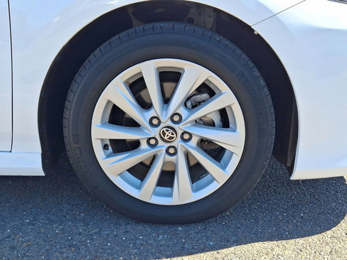 Certified 2022 Toyota Camry LE image 29