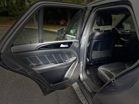 Used 2012 Mercedes-Benz ML 63 AMG 4MATIC image 18