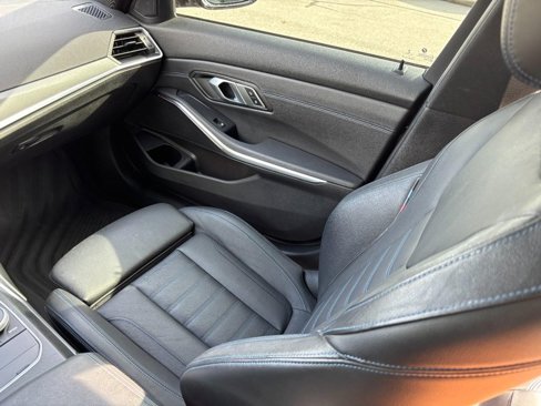 Used 2021 BMW 330i xDrive Sedan w/ M Sport Package image 18