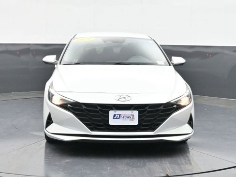 Used 2022 Hyundai Elantra SE image 23