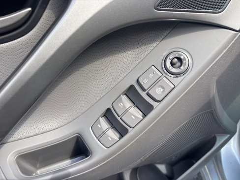 Used 2013 Hyundai Elantra Limited image 12