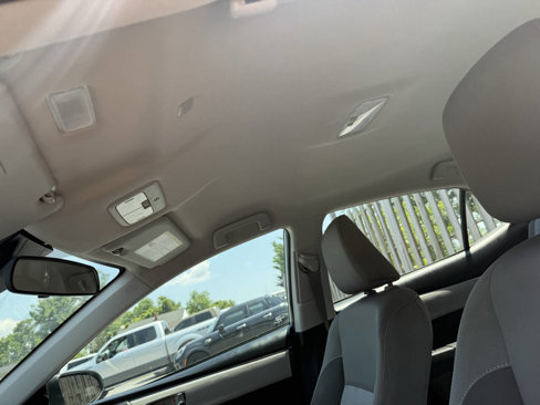 Used 2019 Toyota Corolla LE image 4
