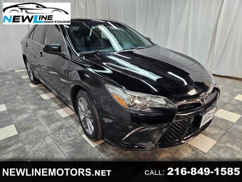 Used 2017 Toyota Camry LE image 1
