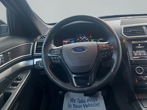 Used 2016 Ford Explorer XLT w/ Equipment Group 202A image 16