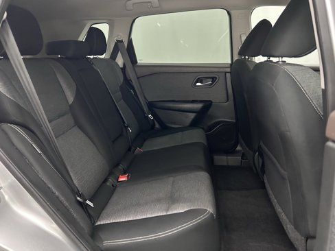 Used 2023 Nissan Rogue SV image 19